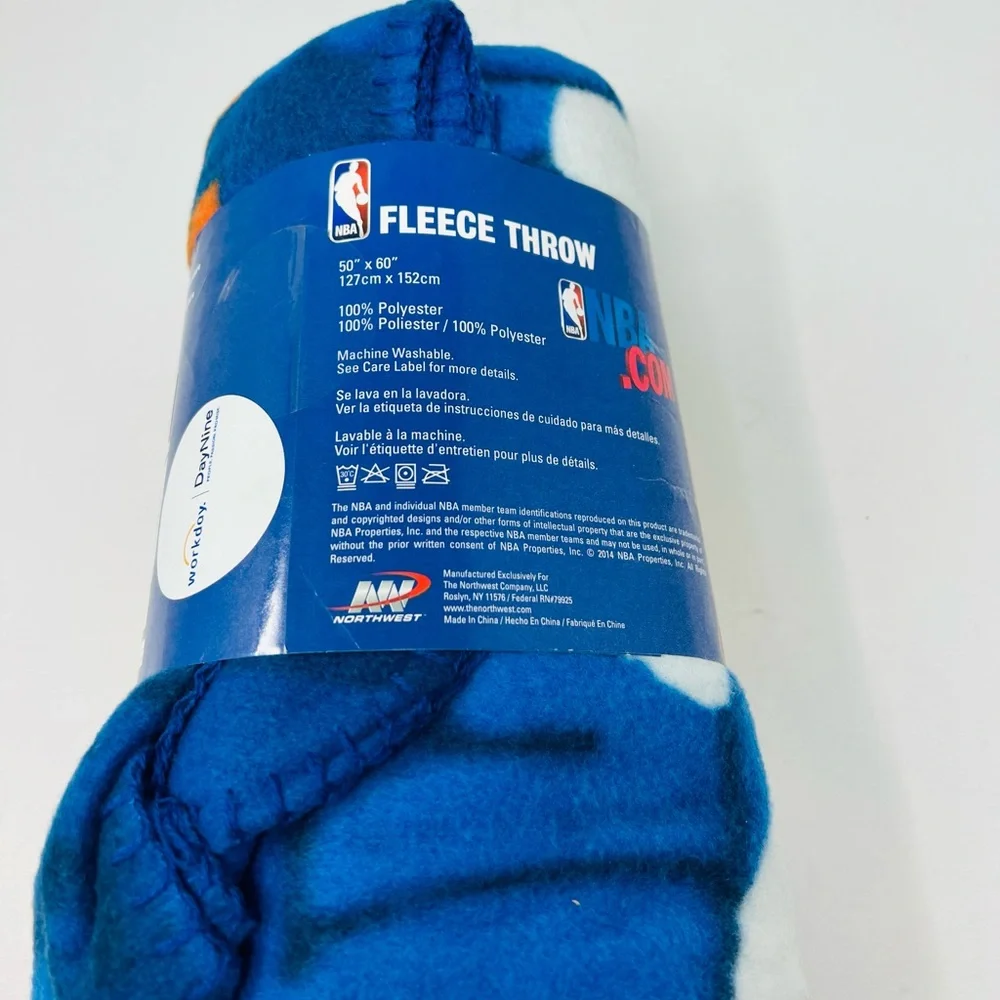 NBA**NEW YORK KNICKS Fleece Throw**50” x 60” NEW!! - Picture 2 of 4